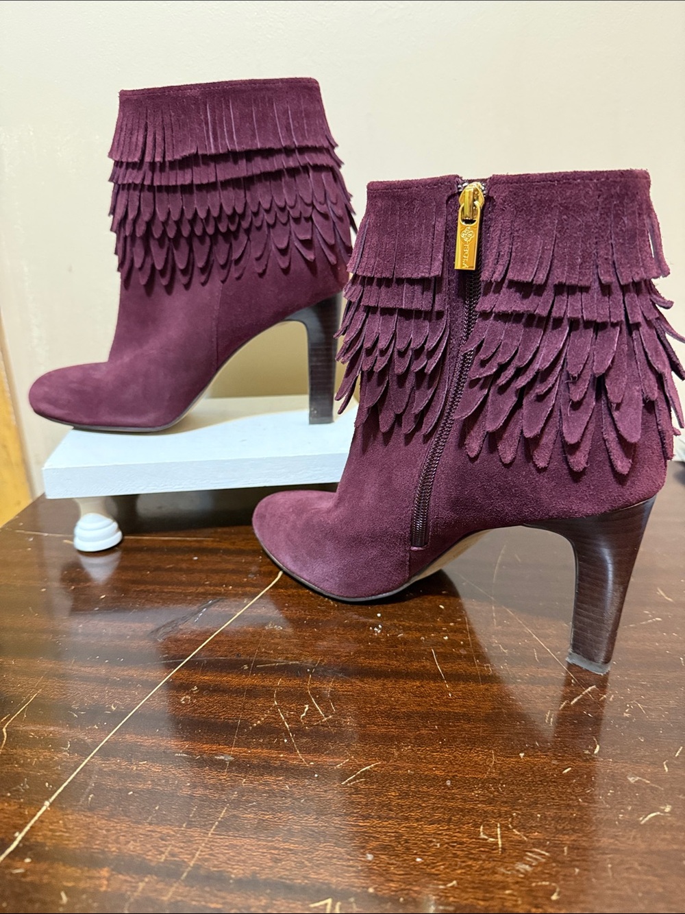 Isola Layton Bootie in Bordo Suede sz 9